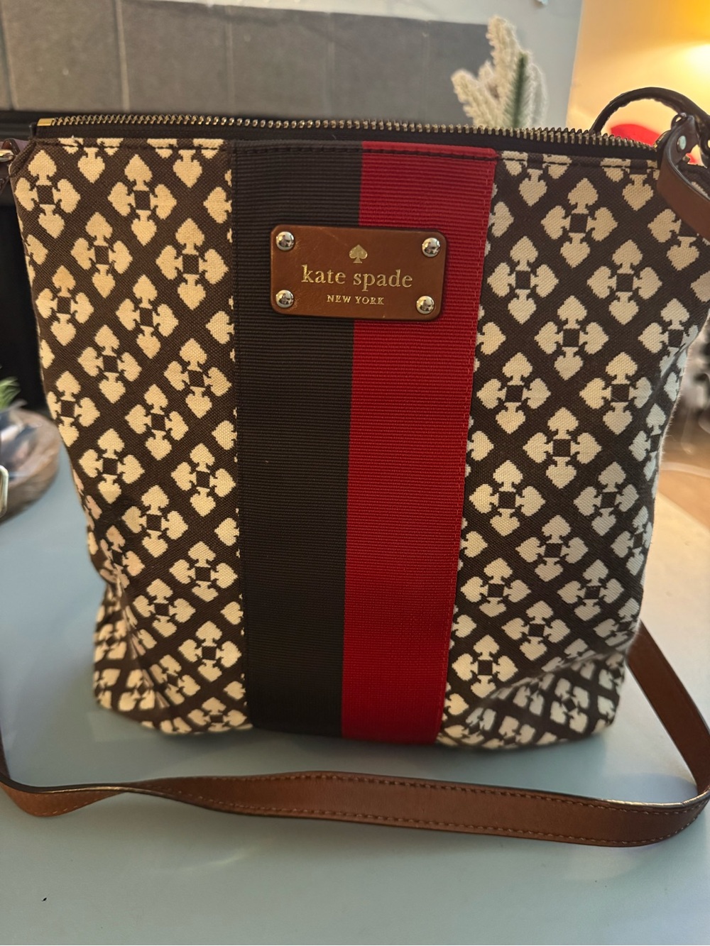 Kate Spade New York Brown Leather Logo Stripe Tote Detail